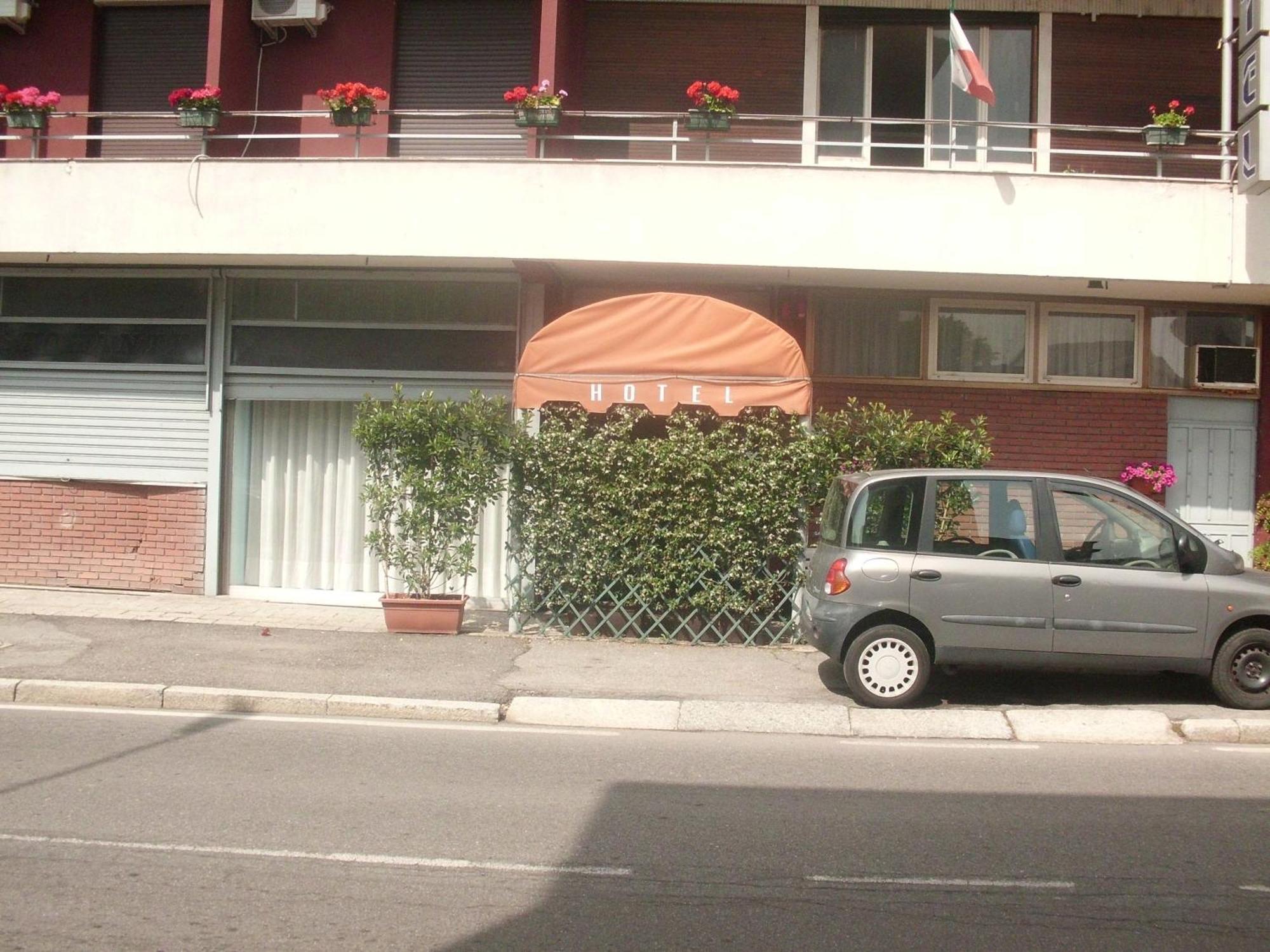 Hotel Lombardia Seveso Exteriér fotografie