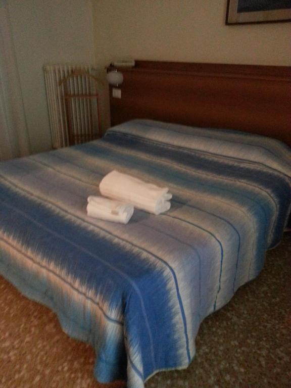 Hotel Lombardia Seveso Pokoj fotografie